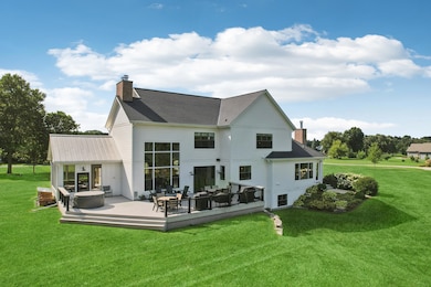 998 N Griffith Rd, Oconomowoc, WI 53066 - photo 2