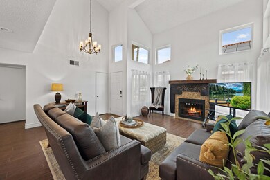 1806 E Newgrove St-4