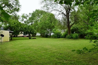 ~Very level, HUGE backyard~