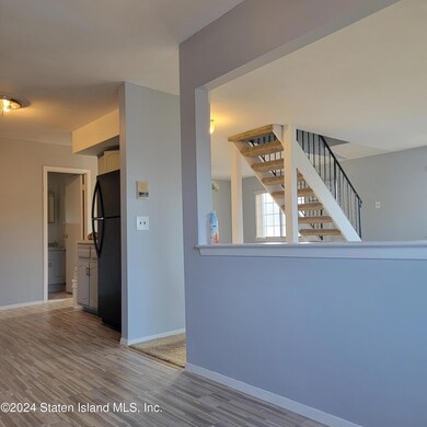 10 Lamped Loop, Staten Island, NY 10314 - photo 4