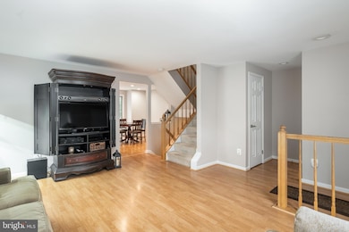 13822 Fount Beattie Ct, Centreville, VA 20121 - photo 3