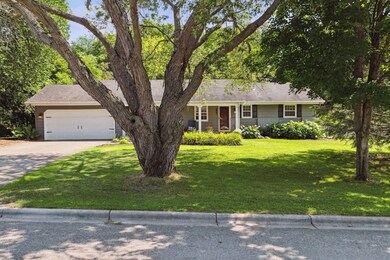 17609 Leemans Dr, Minnetonka, MN 55345 - photo 2