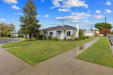 3021 E Simpson Ave, Fresno, CA 93703 - photo 2