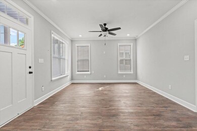 06-Living Area