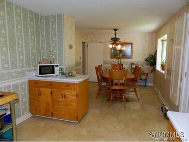 27 Oakley Dogwood Dr, Asheville, NC 28803 - photo 6