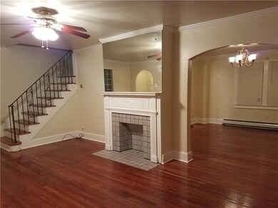 Living room with Decorative Fireplace/Dining room/