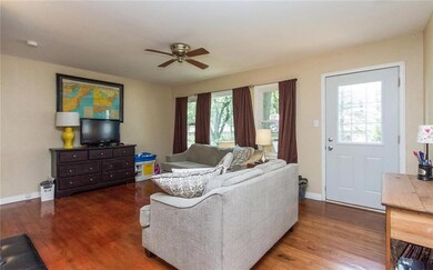 2410 Tomlin Ln, Des Moines, IA 50317 - photo 5