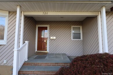 726 Meisser St, Franklin Square, NY 11010 - photo 4