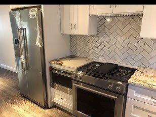 8565 Hiridge St, Houston, TX 77055 - photo 3