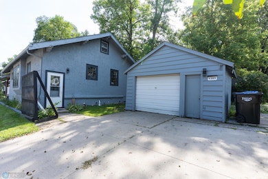 1301 10th St S, Fargo, ND 58103 - photo 3