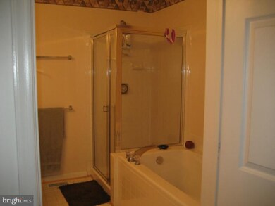 8163 Halley Ct, Lorton, VA 22079 - photo 3