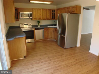 1510 Lowell Ct, Crofton, MD 21114 - photo 4