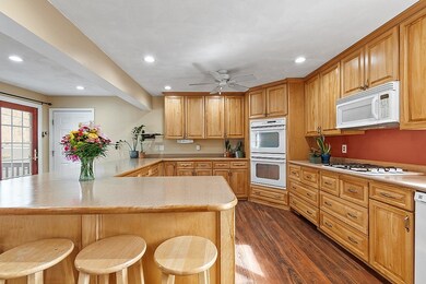 83 Lannon Ave, Dracut, MA 01826 - photo 4