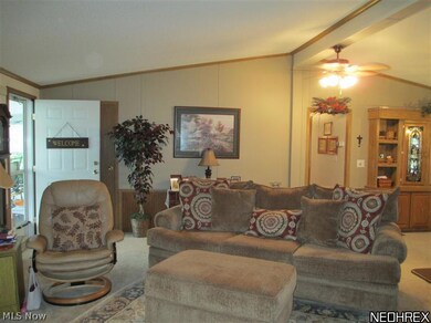 7 Harmony Cir, Olmsted Township, OH 44138 - photo 5