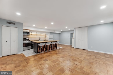 7513 Spring Lake Dr unit D-2, Bethesda, MD 20817 - photo 4