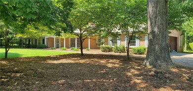 810 Woodland Dr, Siler City, NC 27344 - photo 3