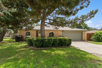 1001 Atlanta Dr, Bedford, TX 76022 - photo 2