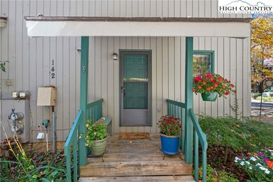 142 S Slope Loop unit J3, Banner Elk, NC 28604 - photo 2