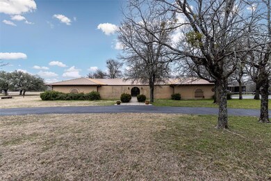 560 Canyon Rd, Weatherford, TX 76085 - photo 2