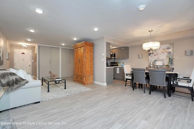 Elmwood Park Condominium II unit 2K, Staten Island, NY 10314 - photo 3