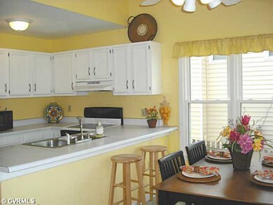 9040 Castle Point Rd, Glen Allen, VA 23060 - photo 7