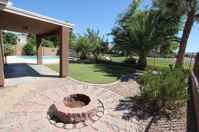 Lush Backyard Fire Pit/Pool/Grass