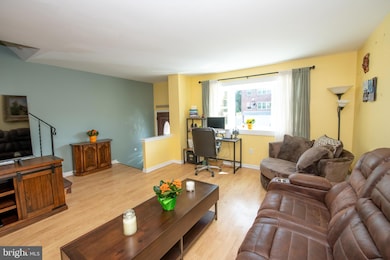 4720 Saint Denis Dr, Philadelphia, PA 19114 - photo 7