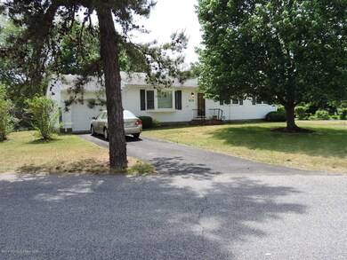 97 Oak Tree Ln, Toms River, NJ 08753 - photo 2