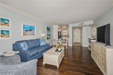 190 Turtle Lake Ct unit 311, Naples, FL 34105 - photo 2
