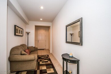 2232 E Gillcrest Rd-5