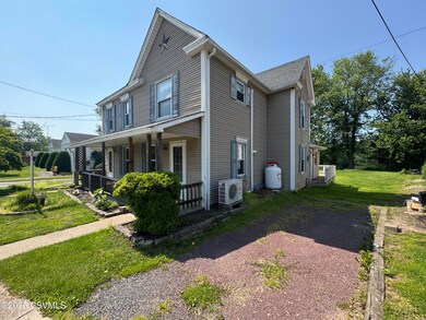 317 W 2nd St, Nescopeck, PA 18635 - photo 2
