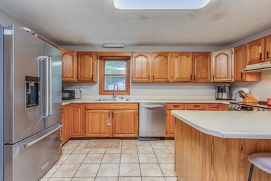 68 Winslow Rd, Dunbarton, NH 03046 - photo 3