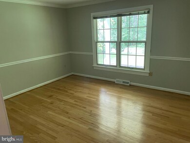 7140 Persimmon Ln, Owings, MD 20736 - photo 7