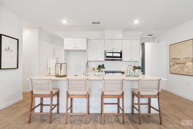 3826 Hickory Village Ln, Shafter, CA 93314 - photo 7