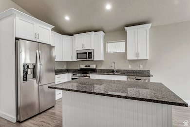 7157 N Skyview Ct, Eagle Mountain, UT 84005 - photo 3