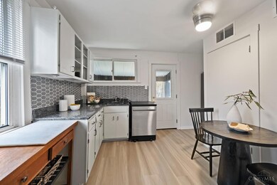 4305 Myrtle Ave, Cincinnati, OH 45236 - photo 6