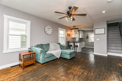 656 21st Ave SW, Cedar Rapids, IA 52404 - photo 2