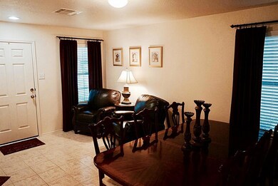 8918 Spurflower Path Ln, Houston, TX 77075 - photo 4