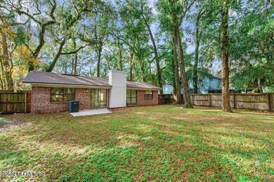 7301 Oakwood Dr, Jacksonville, FL 32211 - photo 5