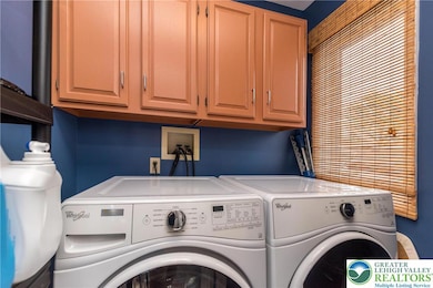 Washer and dryer stay