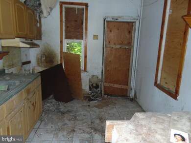 1110 Carl Miller Blvd, Camden, NJ 08104 - photo 7