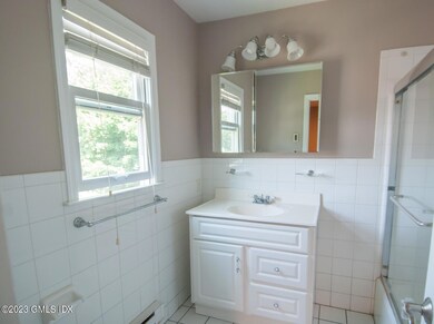 -Full Bath