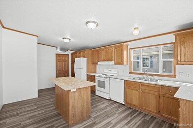 3502 Midsummer Ln, Northville, MI 48167 - photo 4