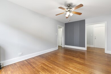 1611 W Juneway Terrace unit 2F, Chicago, IL 60626 - photo 3