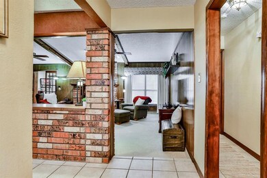 239 Norwich Dr, Hurst, TX 76054 - photo 4