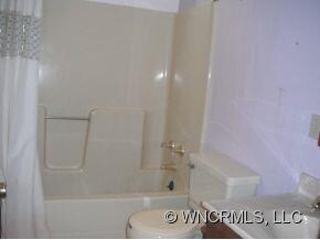 120 Atwood Dr, Hendersonville, NC 28792 - photo 3