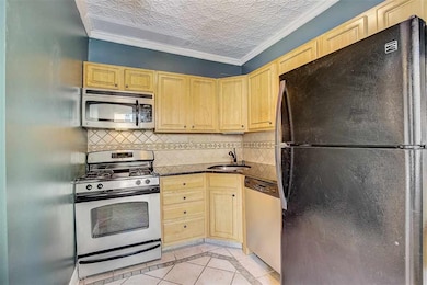 204 Bergenline Ave, Union City, NJ 07087 - photo 4