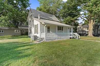 402 N Clark St, Nappanee, IN 46550 - photo 4