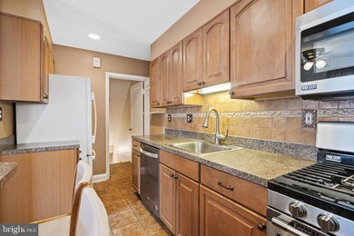 5917 Cedonia Ave, Baltimore, MD 21206 - photo 4