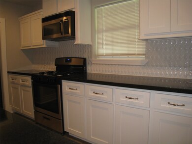 918 Pilot Point Dr, Houston, TX 77038 - photo 2